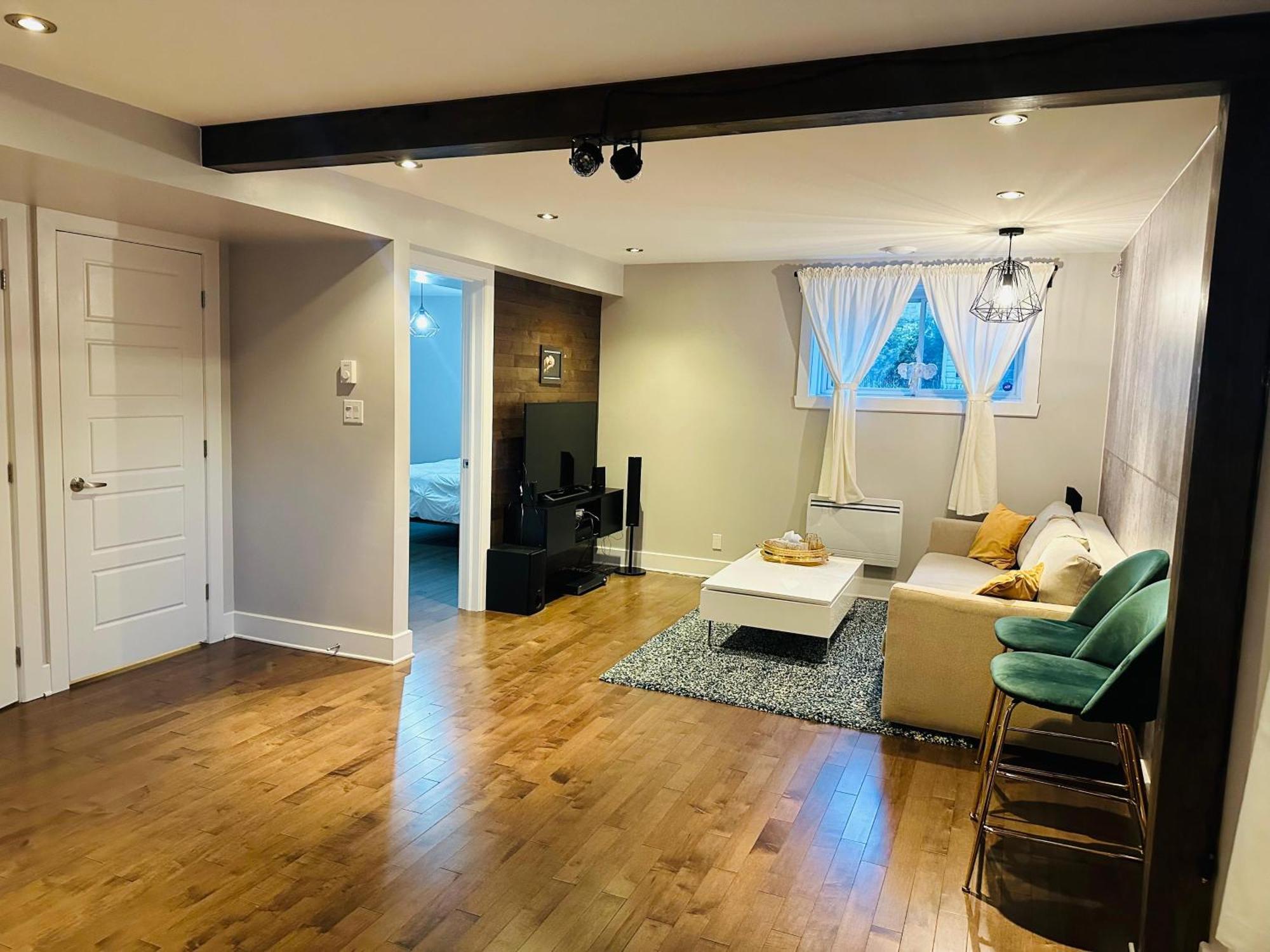 Urban Retreat - 2 Bedroom, 3 Beds, 6 Guests, Free Parking Longueuil Exterior photo