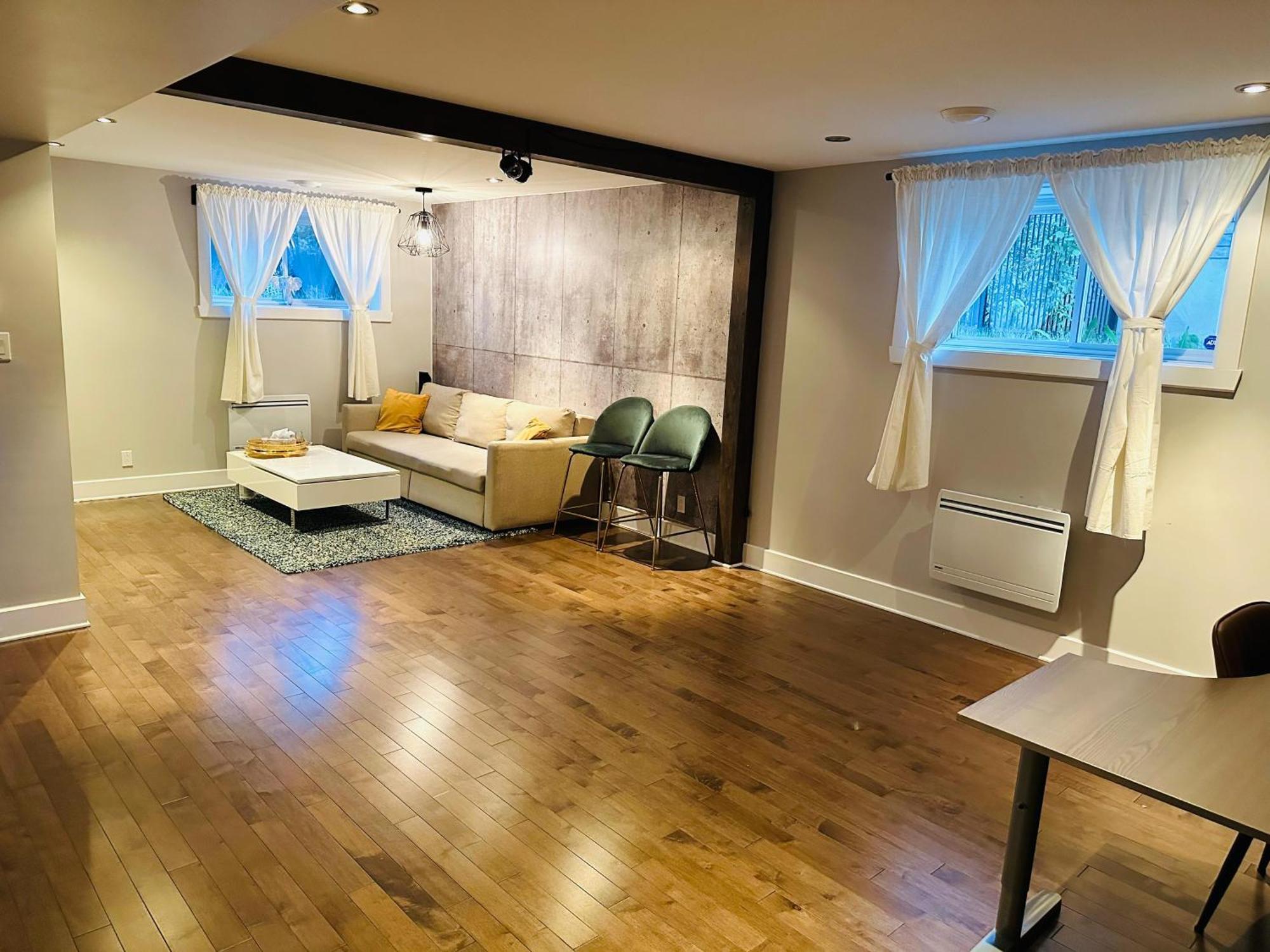 Urban Retreat - 2 Bedroom, 3 Beds, 6 Guests, Free Parking Longueuil Exterior photo